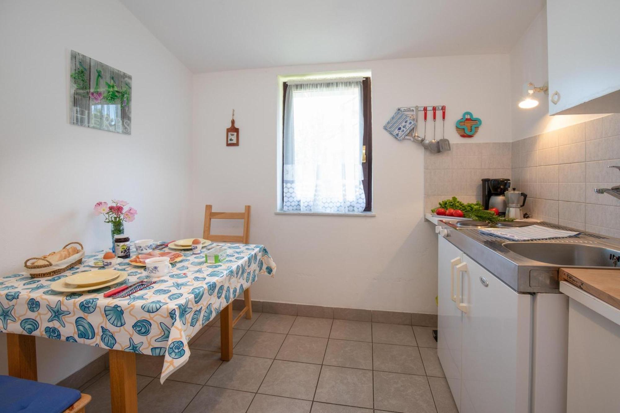Apartments Brankica Island - Happy Rentals Vantacici Eksteriør billede