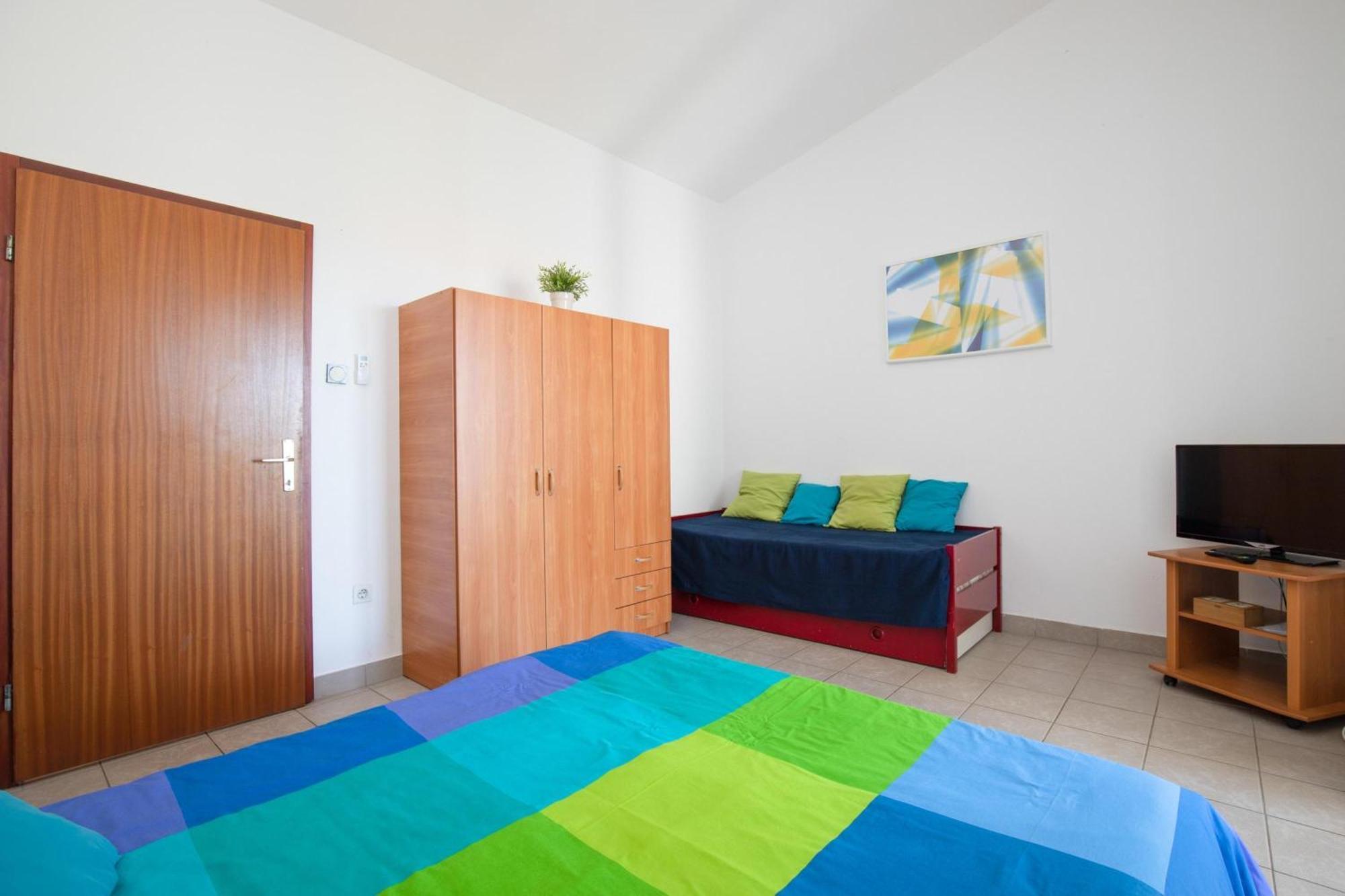 Apartments Brankica Island - Happy Rentals Vantacici Eksteriør billede