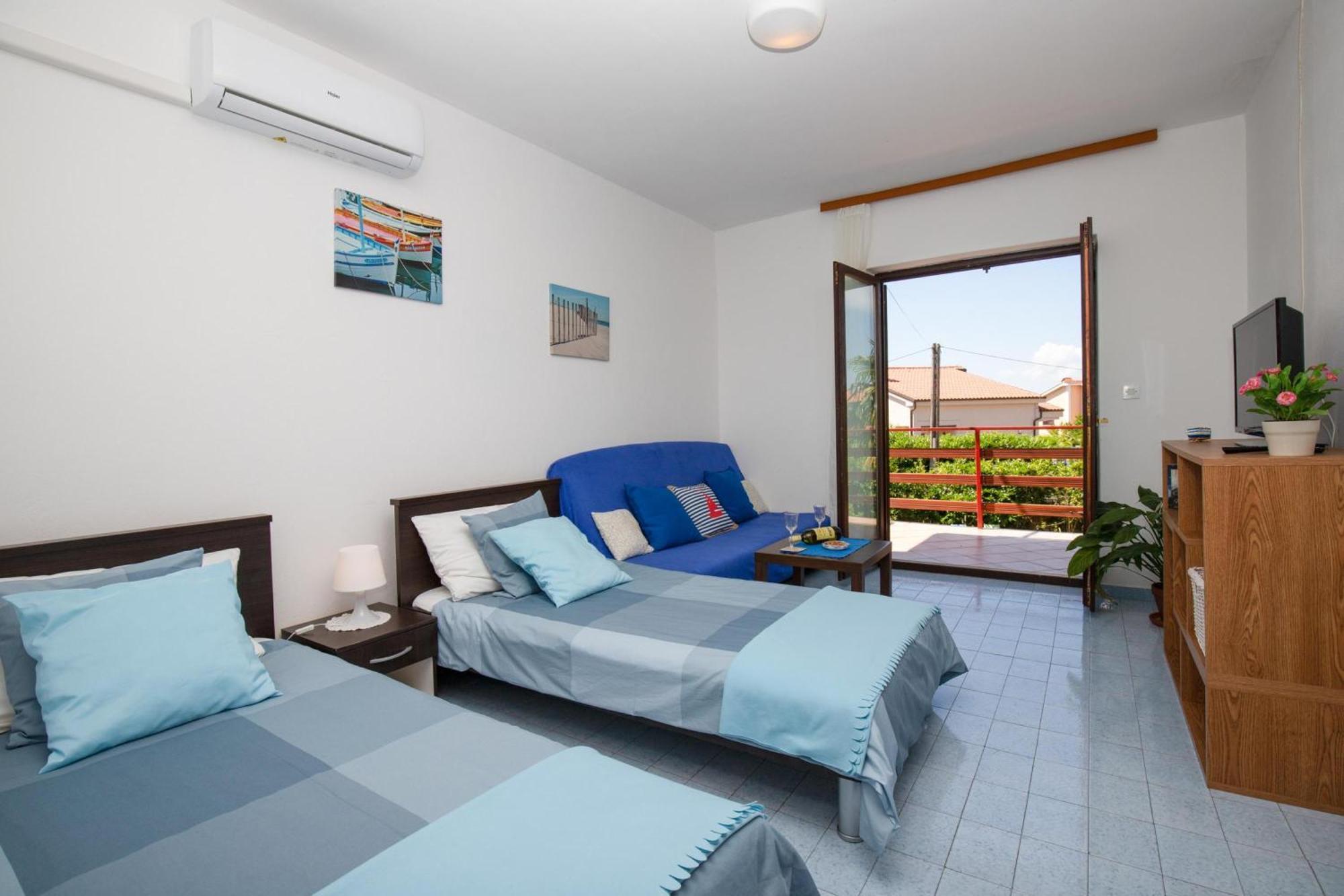 Apartments Brankica Island - Happy Rentals Vantacici Eksteriør billede